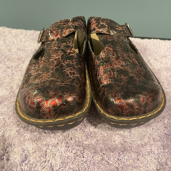 INGARO Black & Red Stone  "HAPPY" Wedge Nurse Mules/Clogs Slip Resistant Size 10 - Picture 6 of 10